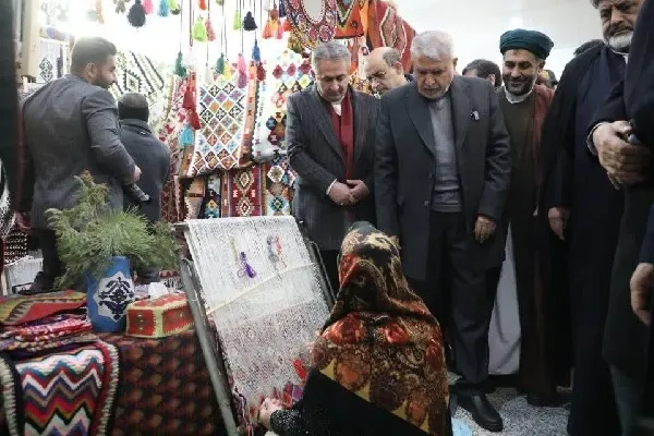 بانوان عنبران آفریننده هنری با ظرفیت جهانی هستند