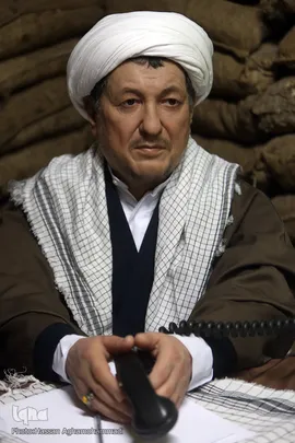 تندیس مرحوم آیت‌الله اکبر هاشمی‌ رفسنجانی در موزه انقلاب اسلامی و دفاع مقدس