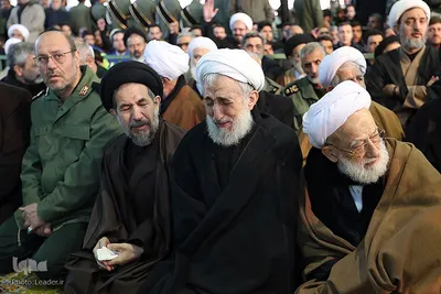 مراسم اقامه نماز بر پیکر مطهر سپهبد شهید حاج قاسم سلیمانی و همرزمان شهیدش با حضور رهبر معظم انقلاب