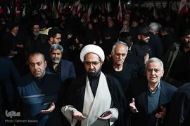 تجمع شبانه مردم در سوگ رهبر شهید