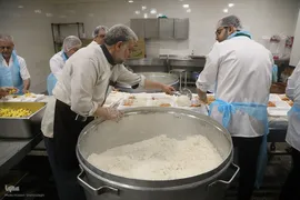 سفره افطاری حرم حضرت معصومه در شب میلاد امام حسن مجتبی(ع)