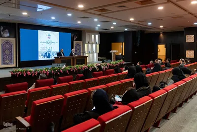 غبارروبی حرم مطهر امامزاده طاهر(ع)