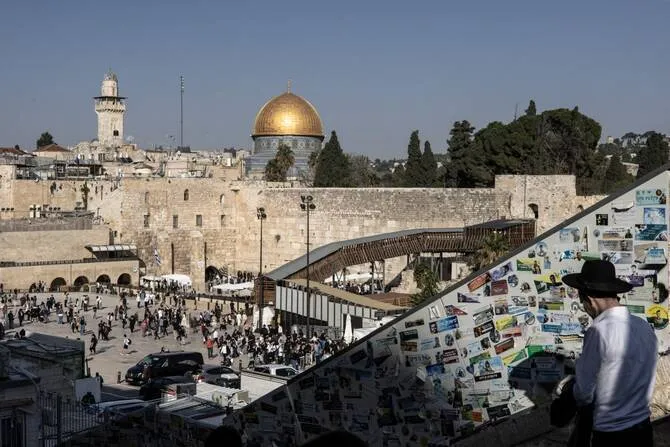 Colonos Invadem Mesquita Al-Aqsa em Meio a Ataques das Forças Israelenses na Cisjordânia