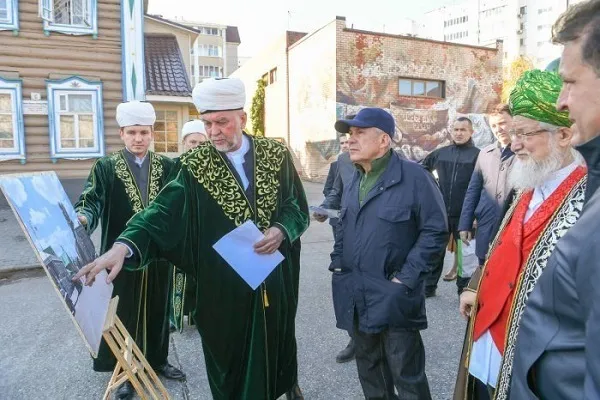 Рустам Минниханов осмотрел мечеть Марджани