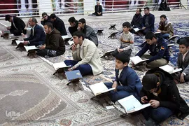 بخش رقابت‌های قرائت برادران سیزدهمین جشنواره قرآنی مدهامتان در حرم امام خمینی(ره)