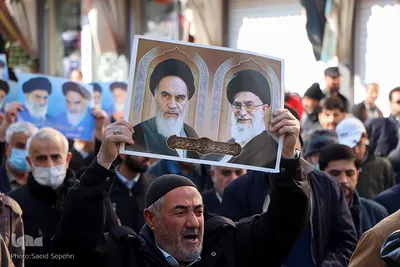 راهپیمایی مردم ملایر در پی اهانت نشريه فرانسوی به مرجعیت