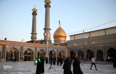مراسم برافراشته شدن پرچم عزای حسینی بر گنبد آستان مقدس حضرت عبدالعظیم حسنی(ع) در شهر ری