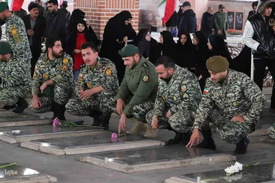 عطرافشانی و غبارروبی مزار شهدای وادی رحمت تبریز