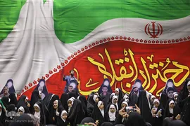 اجتماع بزرگ دختران انقلاب