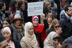 Paris: Über 13.000 Menschen demonstrieren gegen Islamfeindlichkeit
