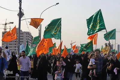 پیاده روی مردم قم در روز عید غدیر خم