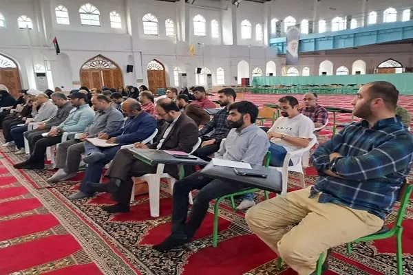 نشست امام جمعه آمل با مسئولان مواکب جشن  عید غدیر