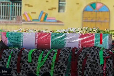 میزبانی دانش آموزان شیرازی از شهدای گمنام