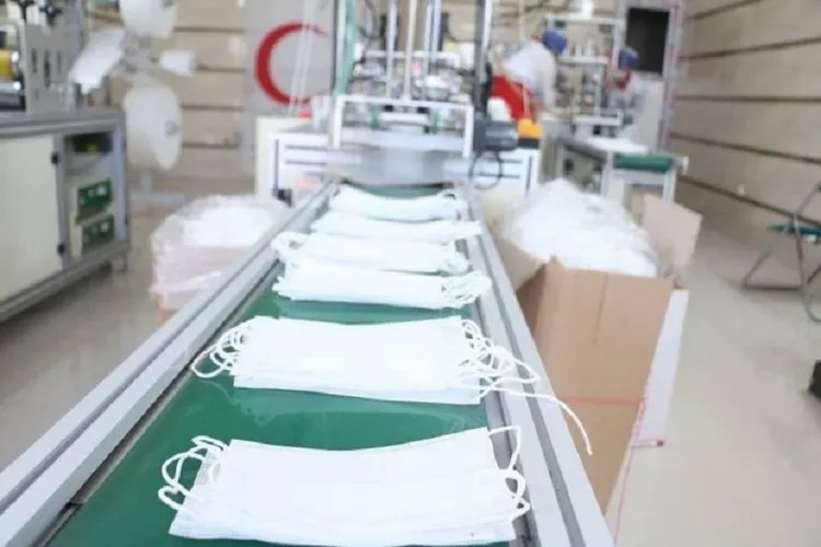 روزانه 100 هزار ماسک بهداشتی در کرمانشاه توزیع می‌شود