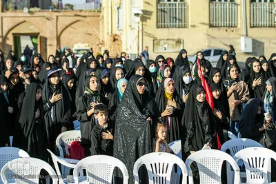 اجتماع پر شور دختران نوجوان در گلزار شهدای قزوین‎‎