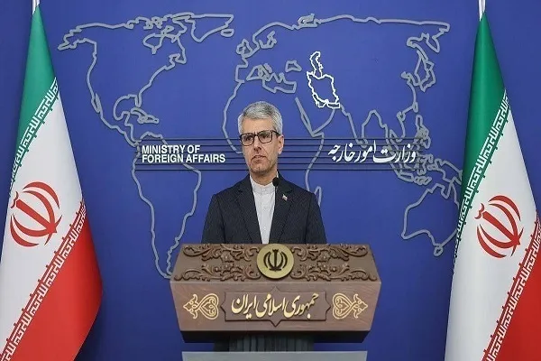 الخارجية الإيرانية تدين هجمات الكيان الصهيوني على موانئ اليمن