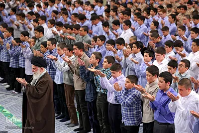 مراسم جشن تکلیف دانش‌آموزان با حضور رهبر انقلاب
