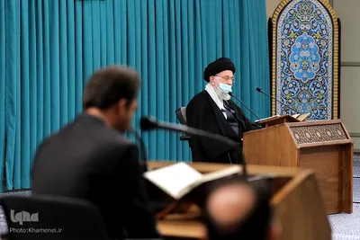 Koranrezitation im Beisein von Imam Chamenei