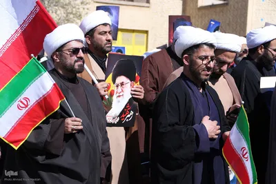 بیعت روحانیون و طلاب فارس با سومین رهبر معظم انقلاب