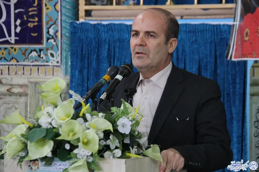 اجازه ندهیم مشکلات به اصالت انقلاب ضربه وارد کند