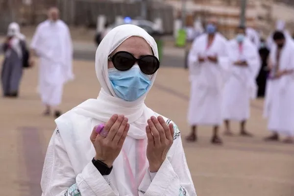 Umrah Pilgrims Advised to Wear Face Masks