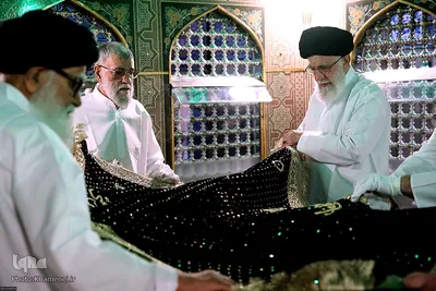 مراسم غبارروبی مضجع شریف ثامن‌الحجج حضرت امام رضا علیه‌السلام
