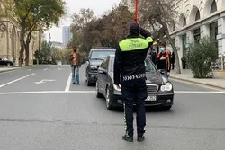 Azərbaycanda Vətən müharibəsi şəhidlərinin xatirəsi bir dəqiqəlik sükutla yad edilib