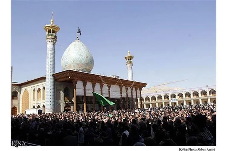 عشق و آزادگی؛ رمز مانایی عاشورا/سوگواری يكپارچه عاشوراييان جنوب كشور در حرم شاهچراغ(ع)