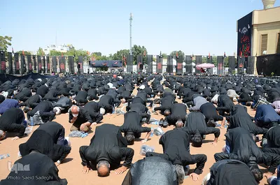 اقامه نماز ظهر عاشورا در مصلی امام (ره) تبریز‎‎