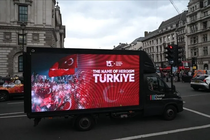 Türk halkının 15 Temmuz mücadelesi Londra sokaklarında anlatıldı