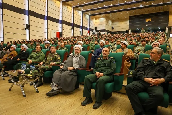 تجدید بیعت فرماندهان نیروهای مسلح با امام جمعه تبریز