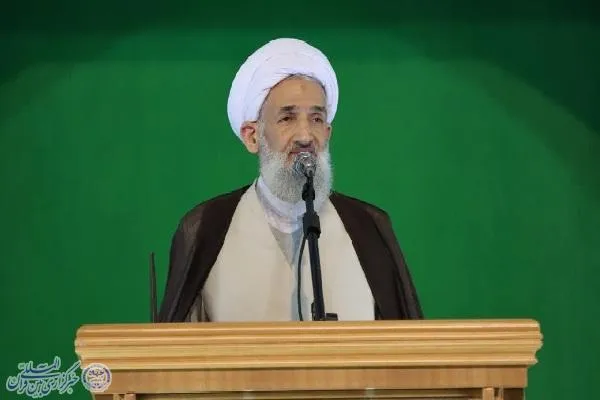 نماز جمعه ساری دوم آذر ماه به امامت آیت‌الله محمد باقر محمدی لائینی و با حضور مردم مومن و انقلابی  در مصلی امام خمینی (ره) مازندران  برگزار شد.