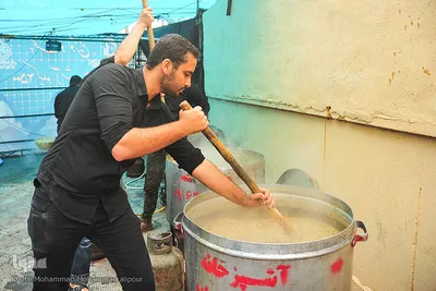 پخت و توزیع 2500 کیلو آش نذری به مناسبت رحلت پیامبر(ص) در اهواز 