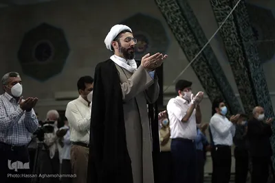 اقامه نماز عید سعید «فطر» به امامت حجت‌الاسلام والمسلمین مصطفی رستمی، رئیس نهاد نمایندگی مقام معظم رهبری در دانشگاه ها در مسجد دانشگاه تهران