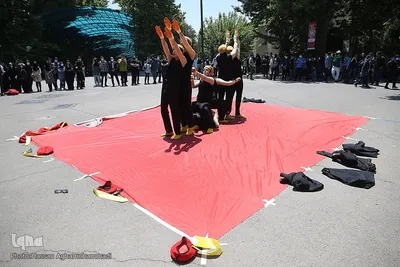 نمایش خیابانی «این کجا و آن کجا» 