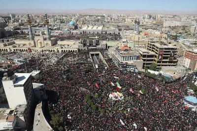 تشییع پیکر مطهر رهبر شهید در مشهد مقدس
