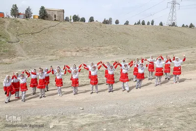 کاشت نهال صلح در بوستان طبیعت پردیسان توسط اعضای هلال احمر