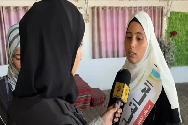 Seorang Gadis Palestin Menghafaz al-Quran Sepenuhnya di Hospital Walaupun Mengalami Kecederaan Parah