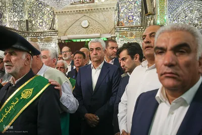 آیین غبارروبی حرم مطهر حضرت احمدبن موسی الکاظم علیهماالسلام، با حضور خانواده‌های مکرم شهدا