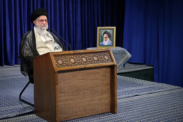 مجادلات مردم را ناراحت می‌کند همه باید در مقابل دشمن یک صدا باشیم