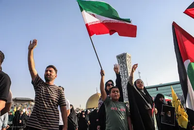تجمع بزرگ مردم تهران برای اعلام حمایت از اجرای عملیات «وعده صادق ۲»