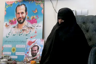 مادر شهید حمیدرضا اسداللهی، از شهدای مدافع حرم در حلب سوریه