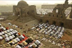 India - nuevo templo que construye sobre mezquita destruida