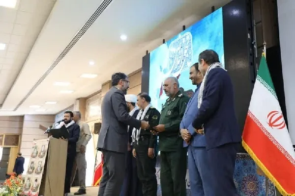 خادمان اردوهای راهیان نور در شهرکرد تجلیل شدند + عکس