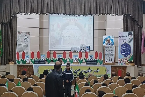 نوجوانان با الگوگیری از شهید فهمیده خود را برای مسئولیت‌های حساس آماده کنند