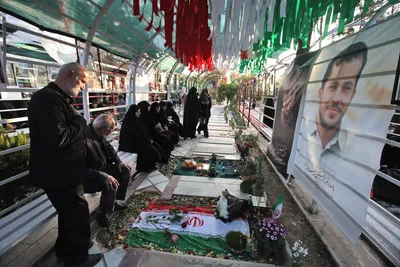 تحویل سال نو در گلزار شهدا