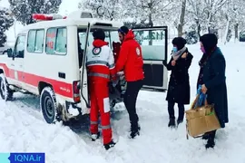 امدادرسانی به مسافران گرفتار برف و کولاک در آذربایجان غربی