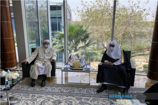 ماليزيا ورابطة العالم الإسلامي تعززان التعاون لمكافحة التطرف والإرهاب
