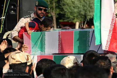تشییع پیکر هفت شهید دفاع مقدس در همدان 