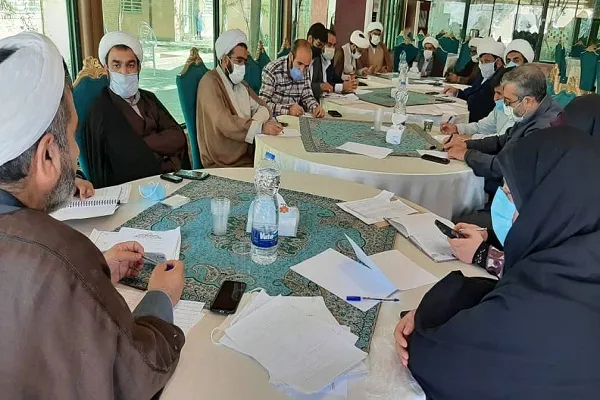 نخستین جلسه کارشناسان قرآنی در ماهان برگزار شد